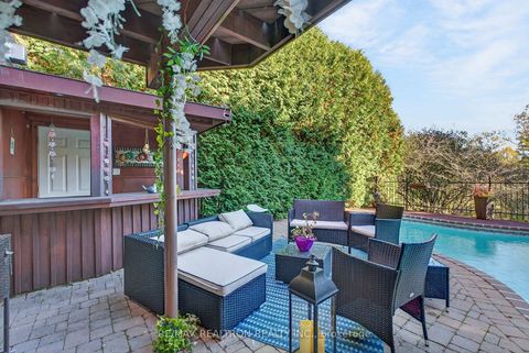 Photo 7 at 446 Silken Laumann Drive, Wyndham, Newmarket