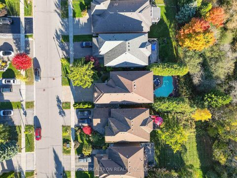 Photo 10 at 446 Silken Laumann Drive, Wyndham, Newmarket