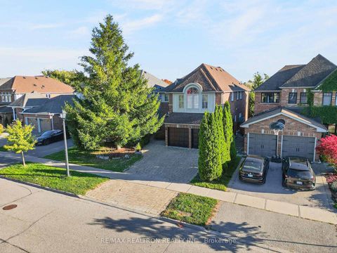 Photo 14 at 446 Silken Laumann Drive, Wyndham, Newmarket