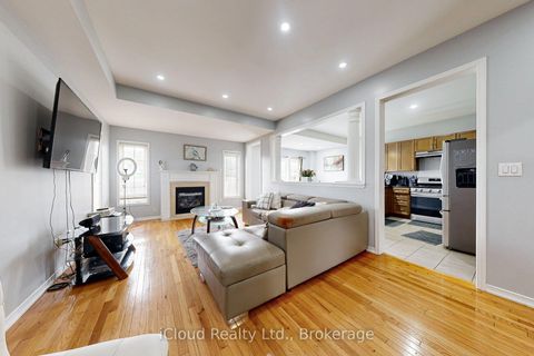 Photo 8 at 6 Mt Pleasant Avenue, Blue Grass Meadows, Whitby