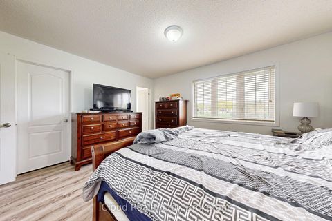 Photo 37 at 6 Mt Pleasant Avenue, Blue Grass Meadows, Whitby