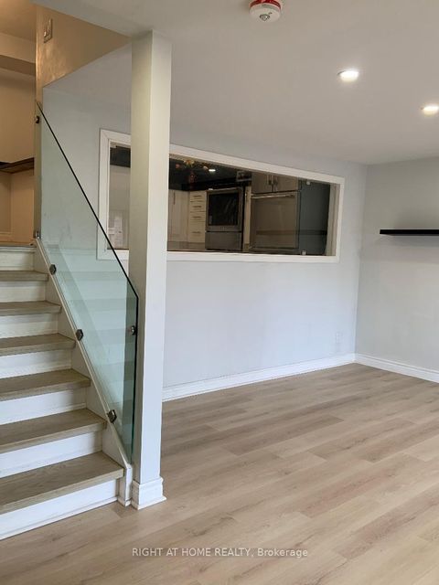 Photo 8 at 189 - 24 Springfair Avenue, Aurora Village, Aurora