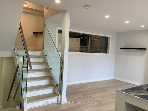 Photo 9 at 189 - 24 Springfair Avenue, Aurora Village, Aurora