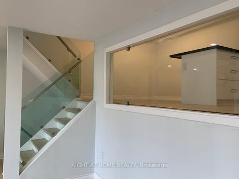 Photo 10 at 189 - 24 Springfair Avenue, Aurora Village, Aurora