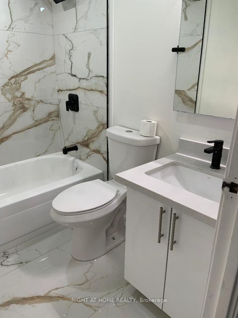 Photo 13 at 189 - 24 Springfair Avenue, Aurora Village, Aurora