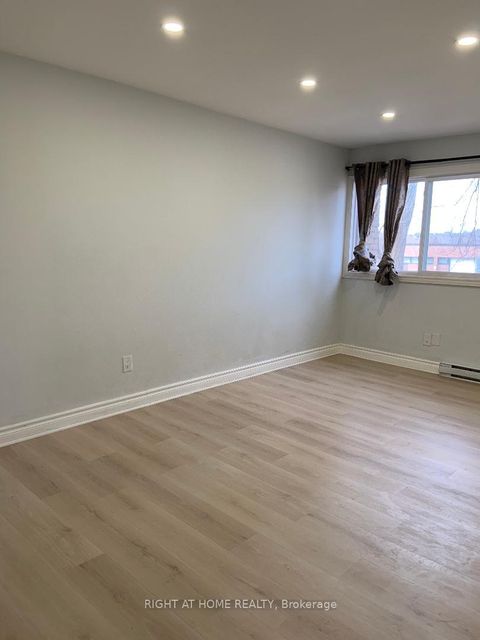 Photo 16 at 189 - 24 Springfair Avenue, Aurora Village, Aurora