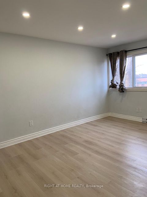 Photo 17 at 189 - 24 Springfair Avenue, Aurora Village, Aurora