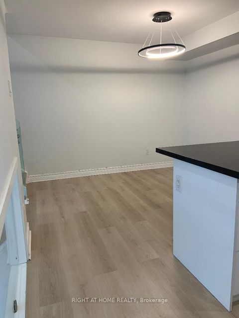 Photo 19 at 189 - 24 Springfair Avenue, Aurora Village, Aurora