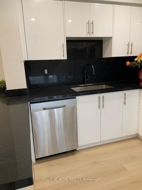 Photo 22 at 189 - 24 Springfair Avenue, Aurora Village, Aurora