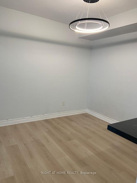 Photo 24 at 189 - 24 Springfair Avenue, Aurora Village, Aurora