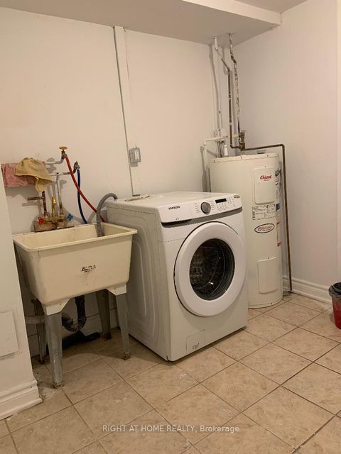 Photo 31 at 189 - 24 Springfair Avenue, Aurora Village, Aurora