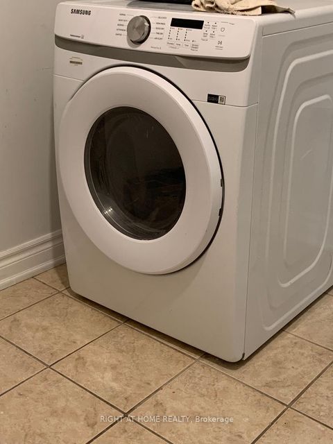 Photo 32 at 189 - 24 Springfair Avenue, Aurora Village, Aurora