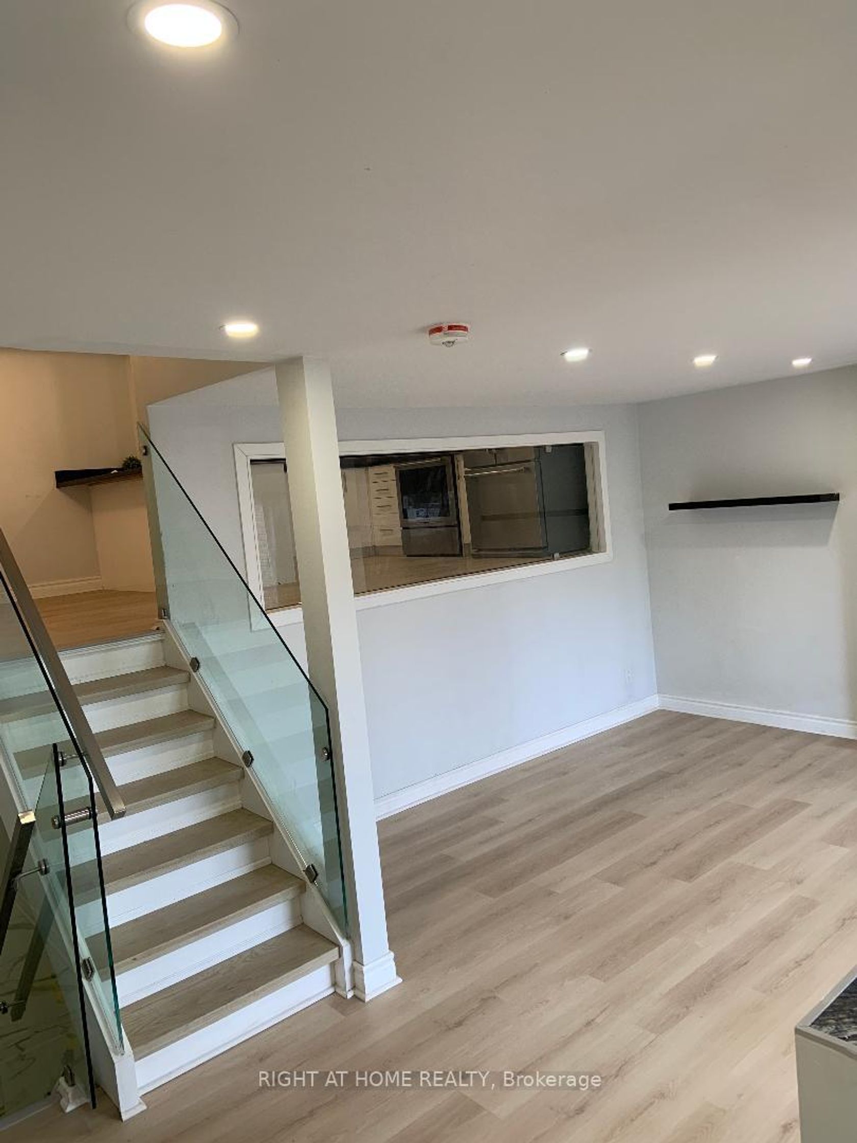 189 - 24 Springfair Avenue, Aurora Village, Aurora photo 4