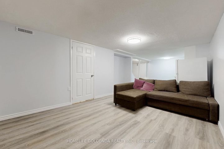 Photo 24 at 1861 Una Road, Amberlea, Pickering