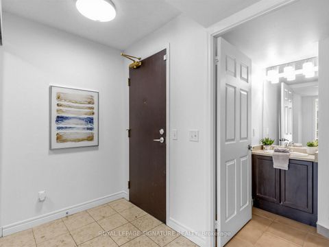 Photo 3 at 3906 - 30 Grand Trunk Crescent, Waterfront Communities C1, Toronto