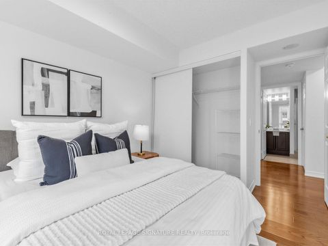Photo 6 at 3906 - 30 Grand Trunk Crescent, Waterfront Communities C1, Toronto