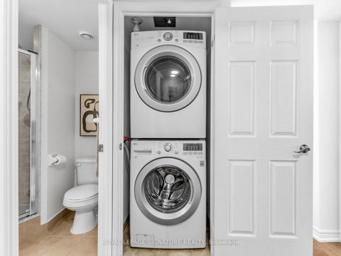 Photo 7 at 3906 - 30 Grand Trunk Crescent, Waterfront Communities C1, Toronto