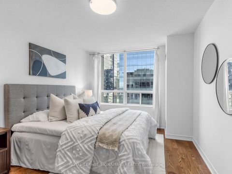 Photo 11 at 3906 - 30 Grand Trunk Crescent, Waterfront Communities C1, Toronto