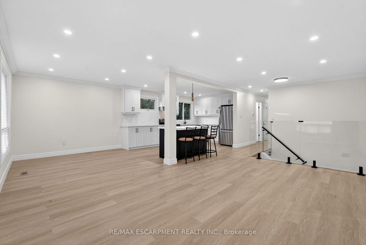 Photo 7 at 646 Cumberland Avenue, Roseland, Burlington