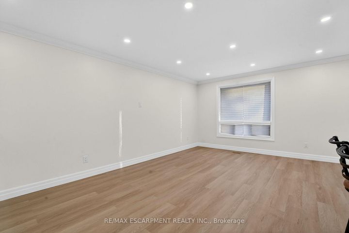 Photo 9 at 646 Cumberland Avenue, Roseland, Burlington