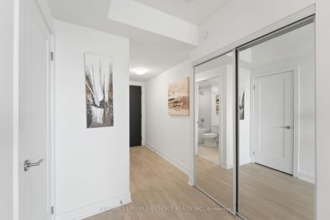 Photo 7 at 515 - 2545 Simcoe Street N, Windfields, Oshawa