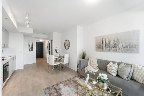 Photo 8 at 515 - 2545 Simcoe Street N, Windfields, Oshawa