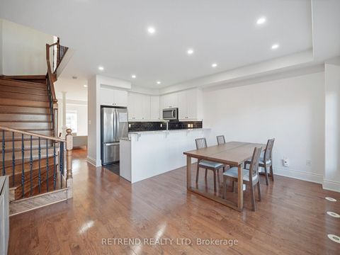 Photo 6 at 26 Golden Spruce Lane, Maple, Vaughan