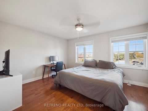 Photo 12 at 26 Golden Spruce Lane, Maple, Vaughan