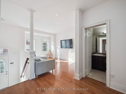 Photo 25 at 26 Golden Spruce Lane, Maple, Vaughan