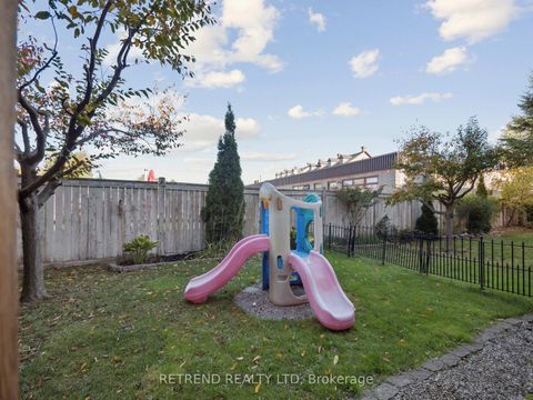 Photo 45 at 26 Golden Spruce Lane, Maple, Vaughan