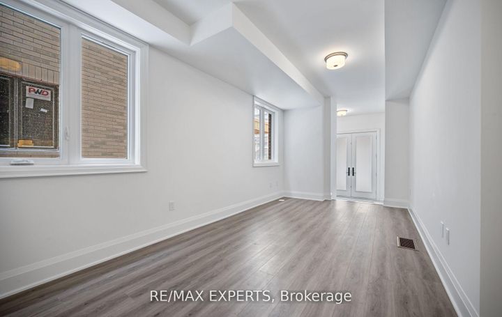 Photo 4 at 3304 Azam Way, GO Glenorchy, Oakville