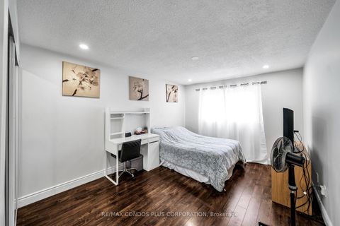 Photo 13 at 39 - 222 Pearson Street, O'Neill, Oshawa