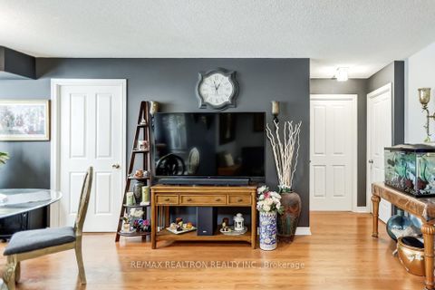 Photo 8 at 526 - 68 Corporate Drive, Woburn, Toronto