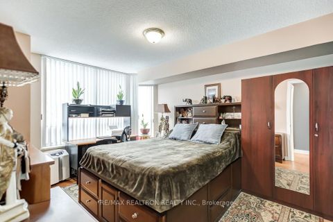 Photo 11 at 526 - 68 Corporate Drive, Woburn, Toronto