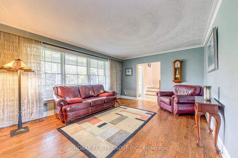 Photo 3 at 39 Beaver Bend Crescent, West Deane, Toronto