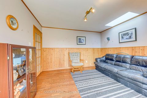 Photo 10 at 39 Beaver Bend Crescent, West Deane, Toronto