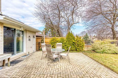 Photo 21 at 39 Beaver Bend Crescent, West Deane, Toronto