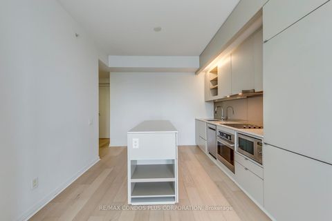 Photo 4 at 4001 - 101 Peter Street, Waterfront Communities C1, Toronto