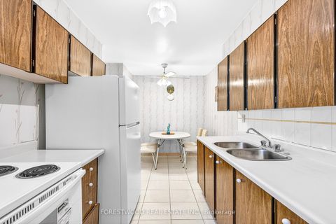 Photo 10 at 402 - 65 Southport Street, Swansea, Toronto
