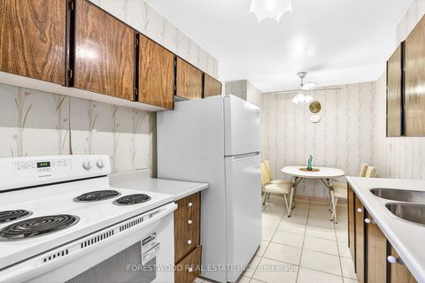 Photo 11 at 402 - 65 Southport Street, Swansea, Toronto