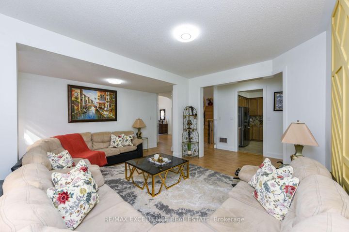 Photo 9 at 26 Fahey Drive, Bram West, Brampton