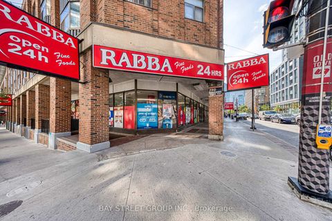 Photo 4 at 210 - 158 FRONT Street E, Moss Park, Toronto