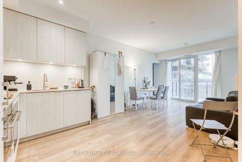 Photo 10 at 210 - 158 FRONT Street E, Moss Park, Toronto