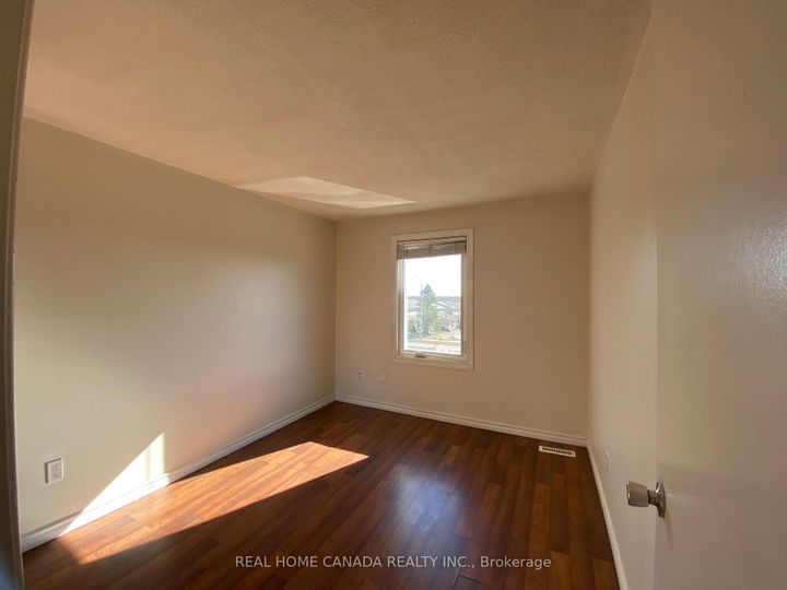 Photo 13 at 34 - 6449 GLEN ERIN Drive, Meadowvale, Mississauga