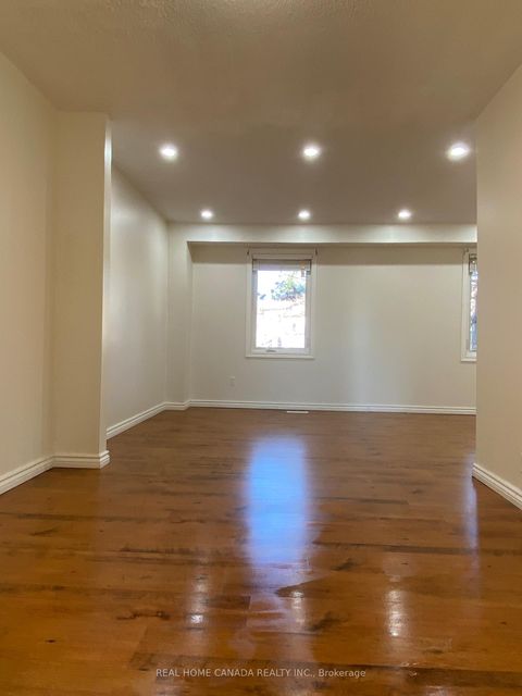 Photo 5 at 34 - 6449 GLEN ERIN Drive, Meadowvale, Mississauga