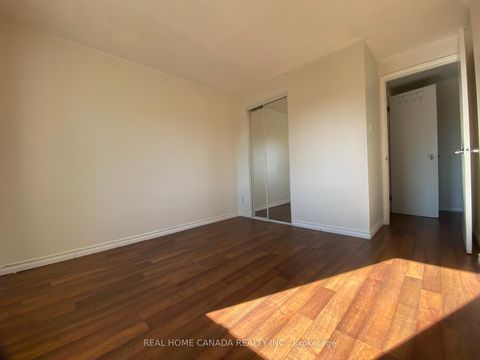 Photo 14 at 34 - 6449 GLEN ERIN Drive, Meadowvale, Mississauga