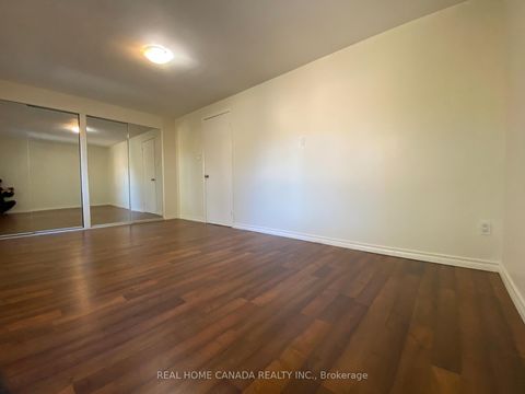 Photo 16 at 34 - 6449 GLEN ERIN Drive, Meadowvale, Mississauga