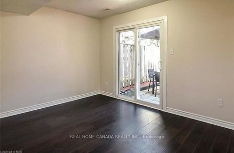 Photo 19 at 34 - 6449 GLEN ERIN Drive, Meadowvale, Mississauga