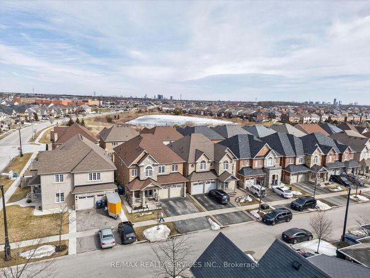 Photo 2 at 25 Selsdon Street, Credit Valley, Brampton