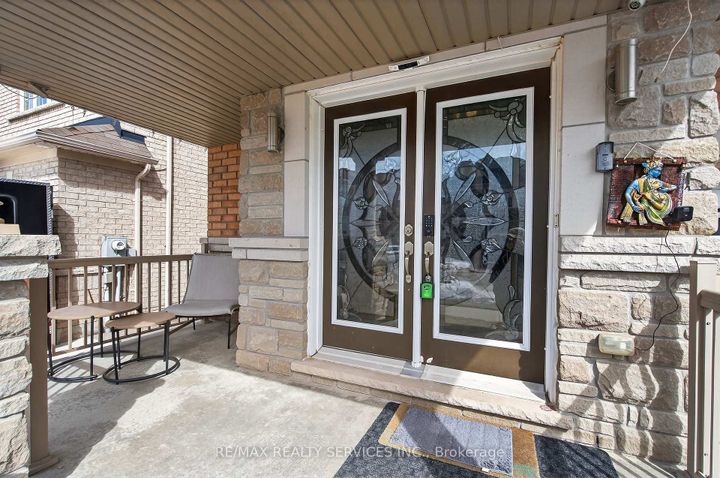 Photo 3 at 25 Selsdon Street, Credit Valley, Brampton